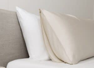 15 Best Pillowcases for Acne 2023
