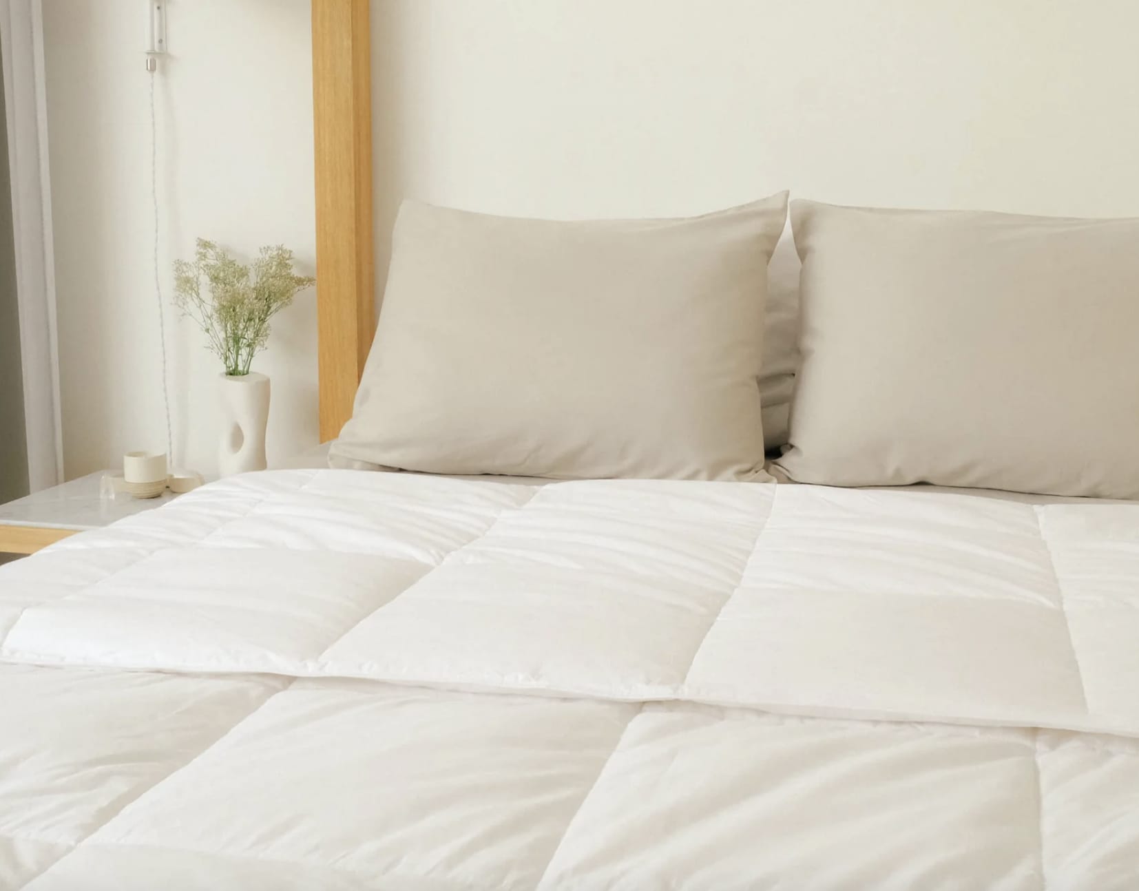 The Best Bedding to Improve Your Sleep - Slumber Cloud Lightweight Comforter image 1