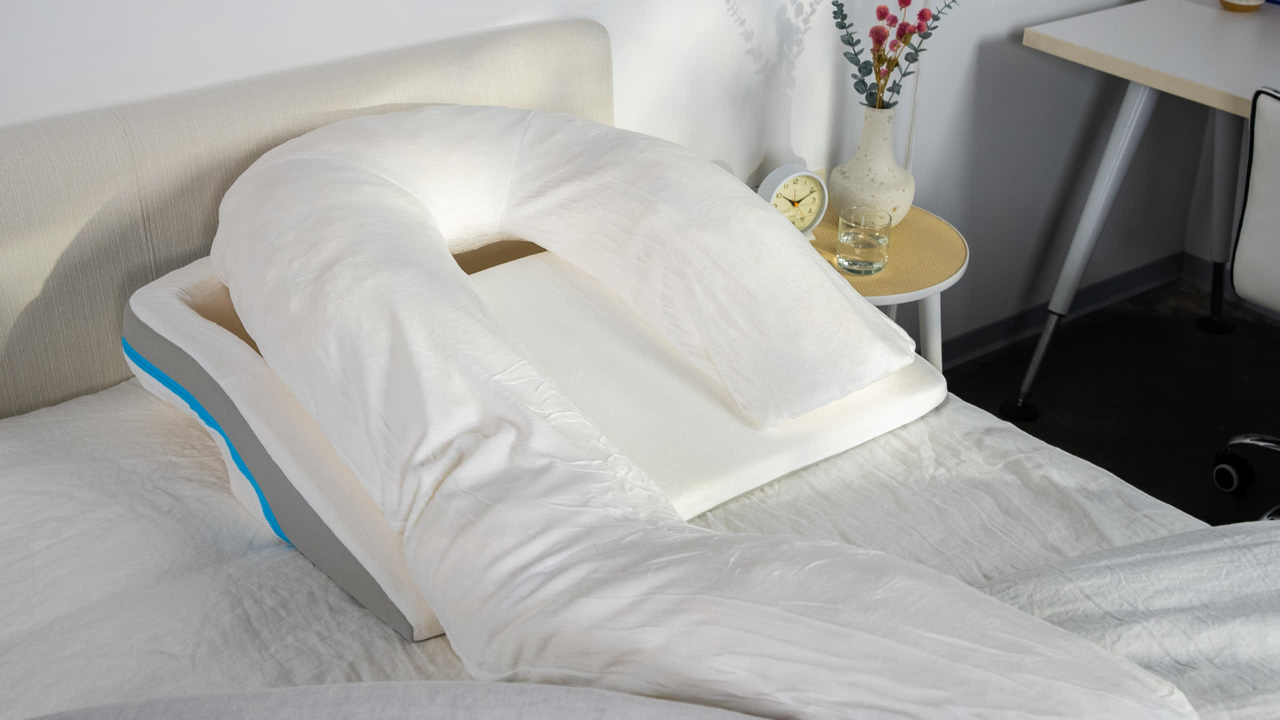 Best Pillows for Shoulder Pain in 2026 - MedCline Acid Reflux Wedge & Body Pillow System image 1