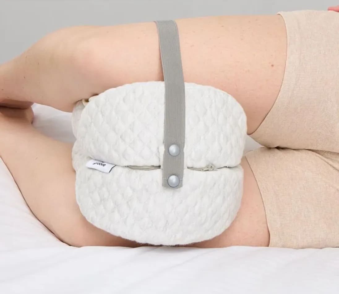 Best Knee Pillows of 2026 - Groove Adjustable 3-in-1 Knee Pillow image 1
