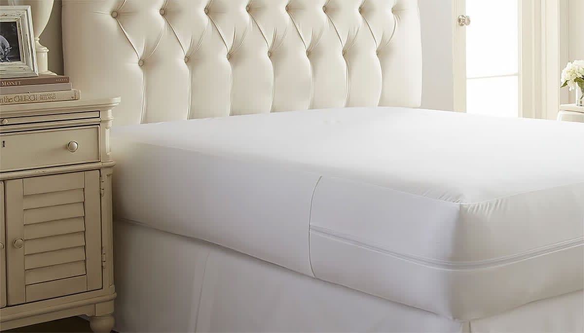 Best Mattress Encasements of 2026 - Linens & Hutch 6-Sided Mattress Encasement image 1