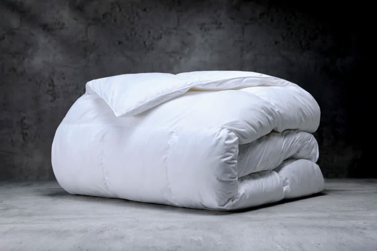 Best Duvet Inserts of 2026 - Luxome ClimaSense Comforter image 1