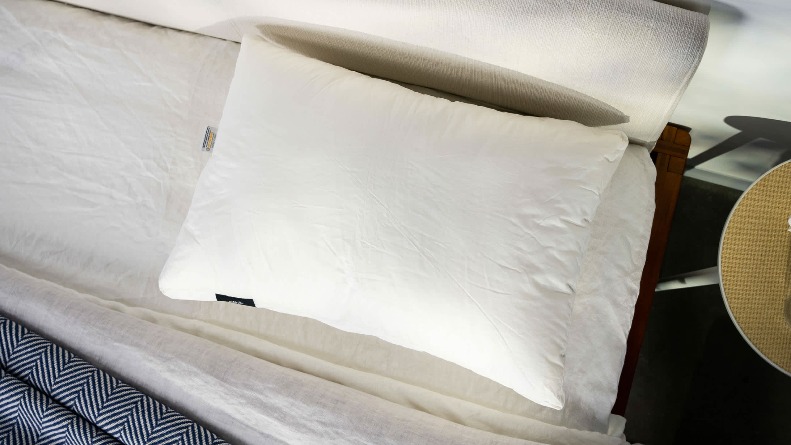 Best Pillows for Back Pain in 2026 - Silk & Snow Pillow image 1