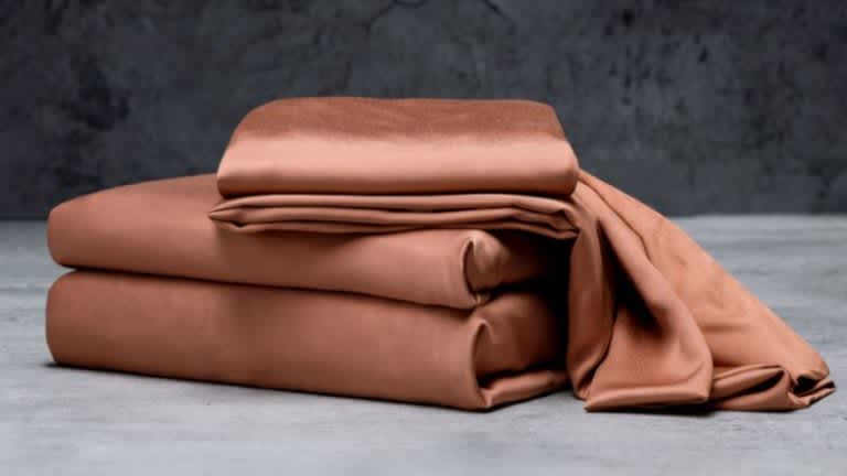 Product page photo of the Luxome Luxury Sheet Set