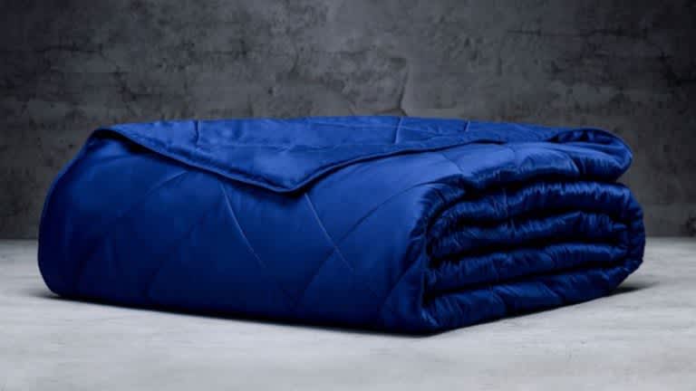 Best Cooling Comforters - Best Temperature-Regulating - Luxome Lightweight Blanket
