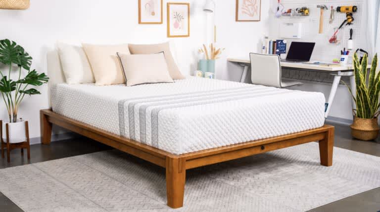 Best Mattress for Scoliosis - Leesa Sapira Hybrid