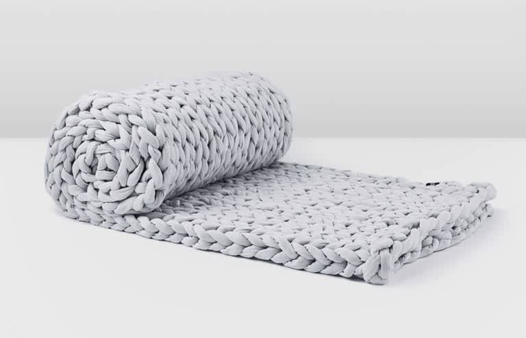 Best Weighted Blankets of 2024 - Most Comfortable - Silk & Snow Hand-Knitted Weighted Blanket