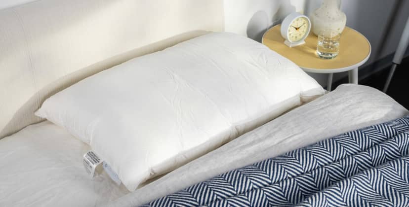 Image of the Cozy Earth Silk Pillow in the Sleep Foundation Lab.