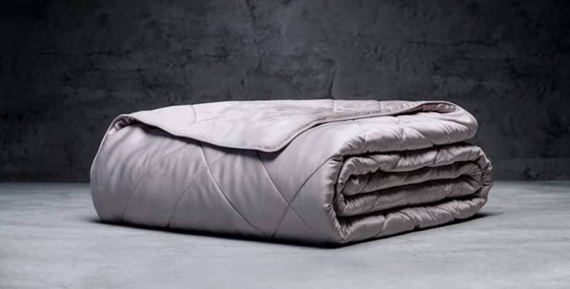 Product Image of the Luxome Lightweight Blanket