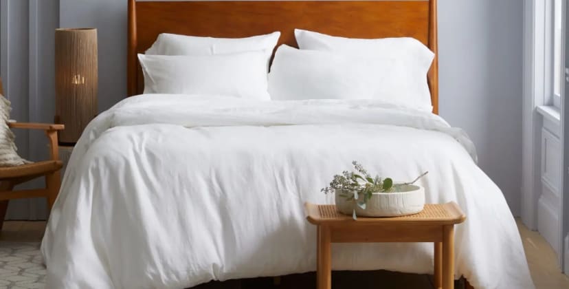 Product image of the Quince European Linen Duvet Cover